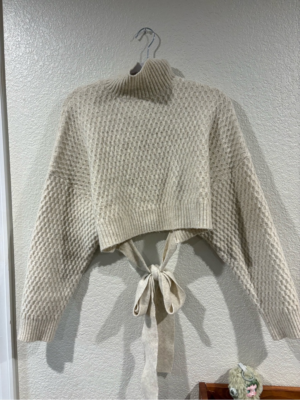 Zara Cream Knit Cropped Turtleneck Sweater with Tie Waist – Size S